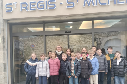 Les élèves de CM2 visitent le collège St Régis